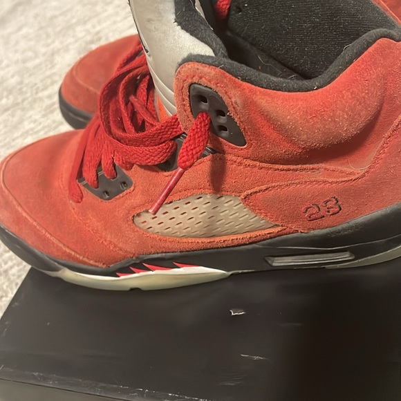 Raging Bull Red 5.5 Y retro Jordan 5 - Picture 6 of 8